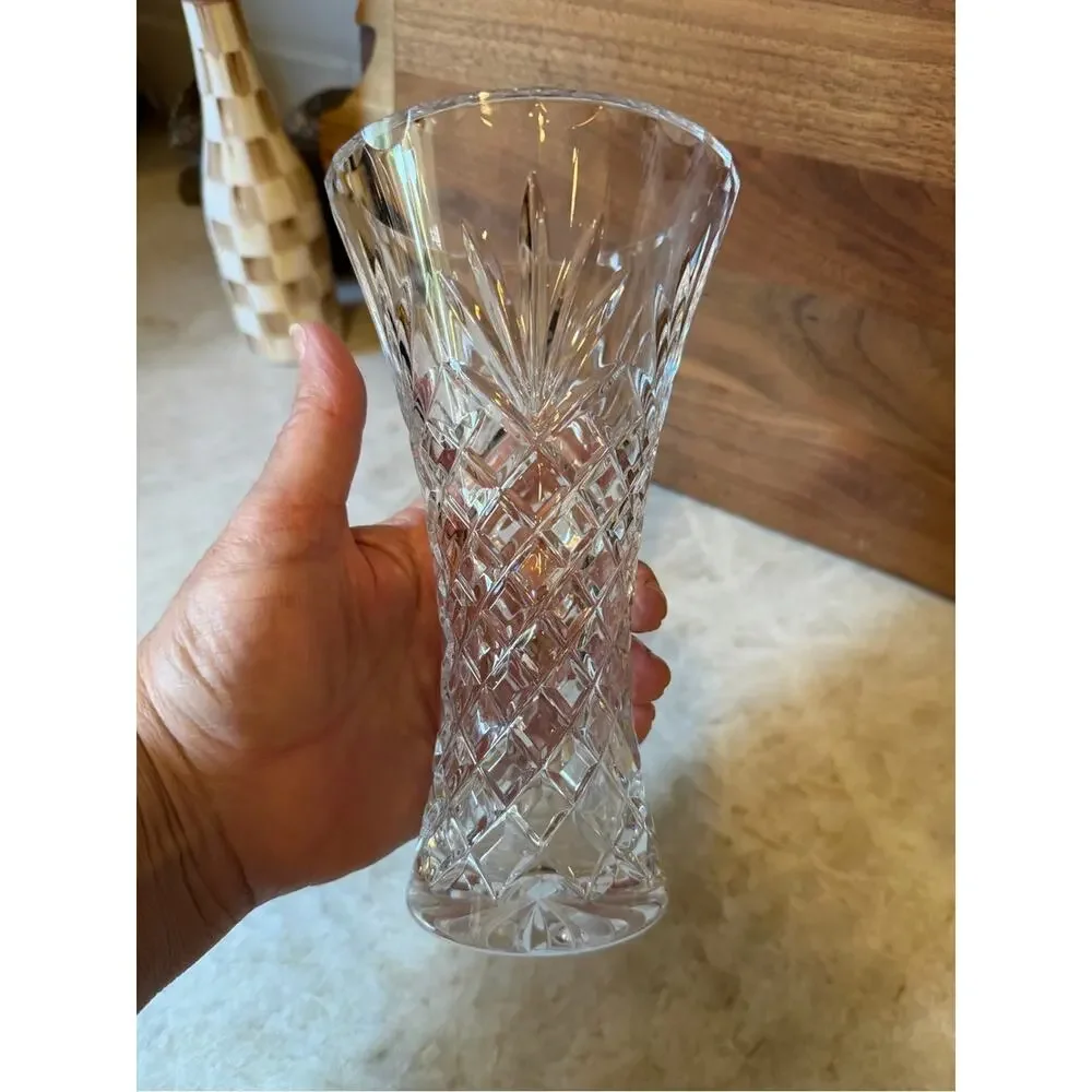 Beautiful cut Crystal vase 7”